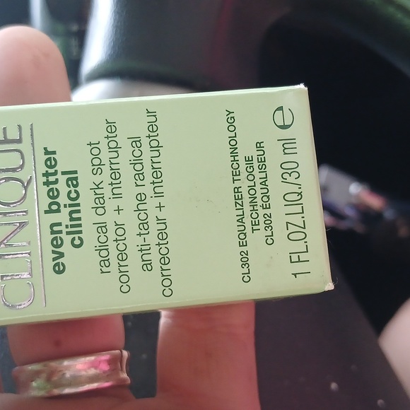 NIB Clinique Even Better Clinical Radical Dark Spot Corrector & Interrupter - Picture 8 of 8